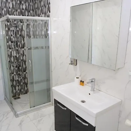 Hotel Avrasyaqueen *