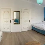 Avrasyaqueen Hotel *