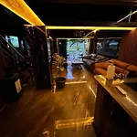 Avrasyaqueen Hotel
