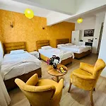 Avrasyaqueen Hotel *