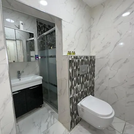 Avrasyaqueen Hotell *
